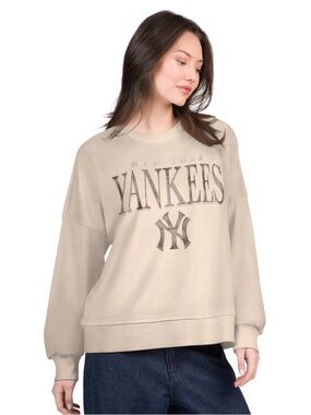 G-III 4Her by Carl Banks Sand New York Yankees Oversized Vet II Sweatshirt M